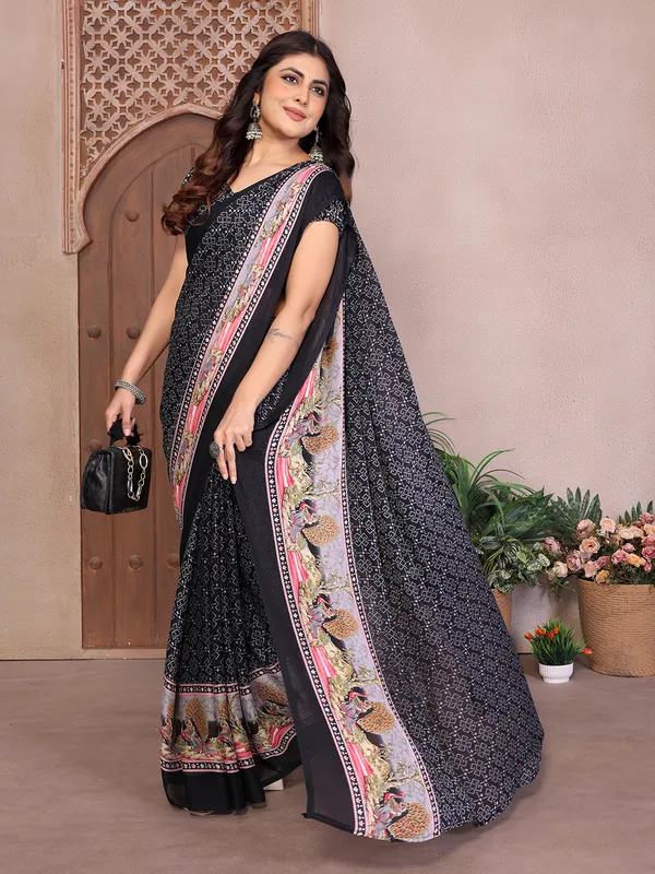 Elegant_Moss_Georgette_Saree_With_Unstitched_Blouse_Piece