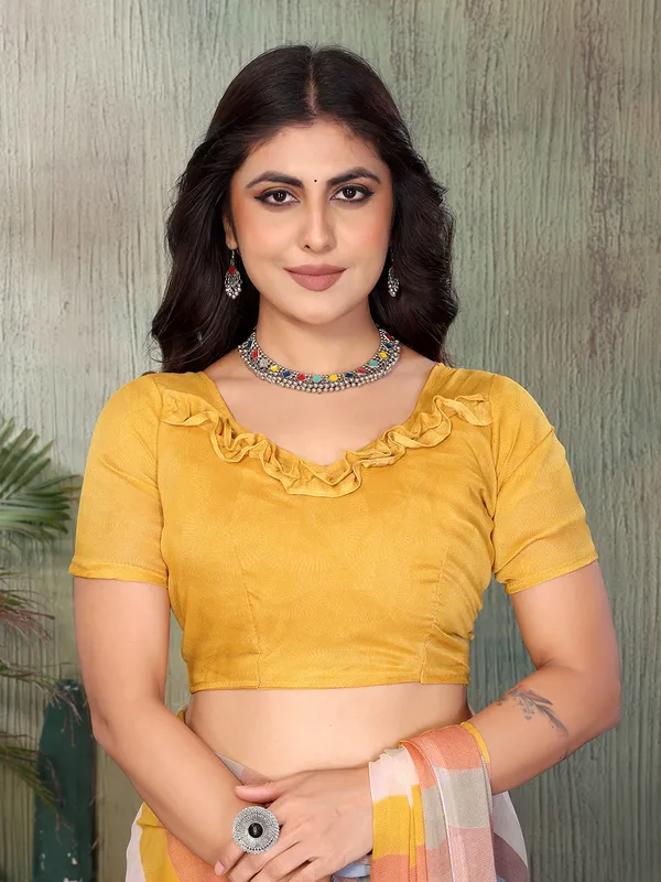 Elegant_Moss_Georgette_Saree_With_Unstitched_Blouse_Piece