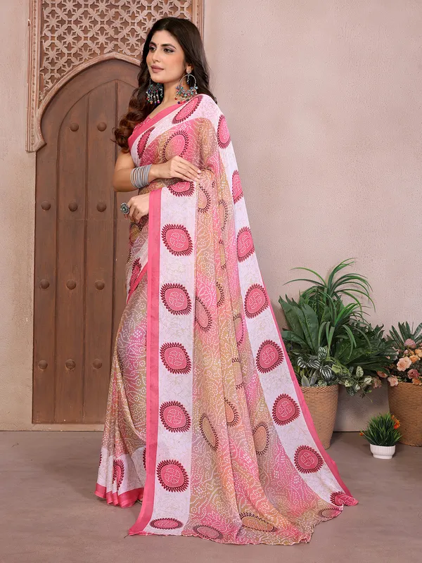 Elegant_Moss_Georgette_Saree_With_Unstitched_Blouse_Piece