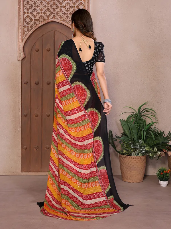 Elegant_Moss_Georgette_Saree_With_Unstitched_Blouse_Piece