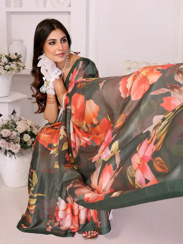 Silk_Blend_Printed_Saree_With_Unstitched_Blouse_Piece