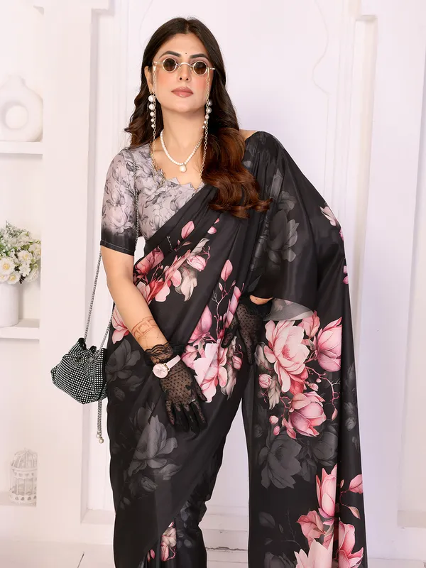 Silk_Blend_Printed_Saree_With_Unstitched_Blouse_Piece