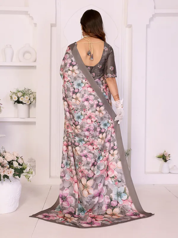 Silk_Blend_Printed_Saree_With_Unstitched_Blouse_Piece