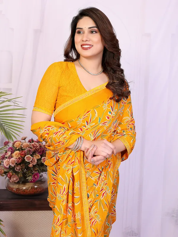 Printed_Lace_Border_Saree_With_UnStitched_Blouse_Piece_(YELLOW)
