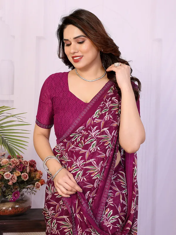 Printed_Lace_Border_Saree_With_UnStitched_Blouse_Piece_(MAROON)
