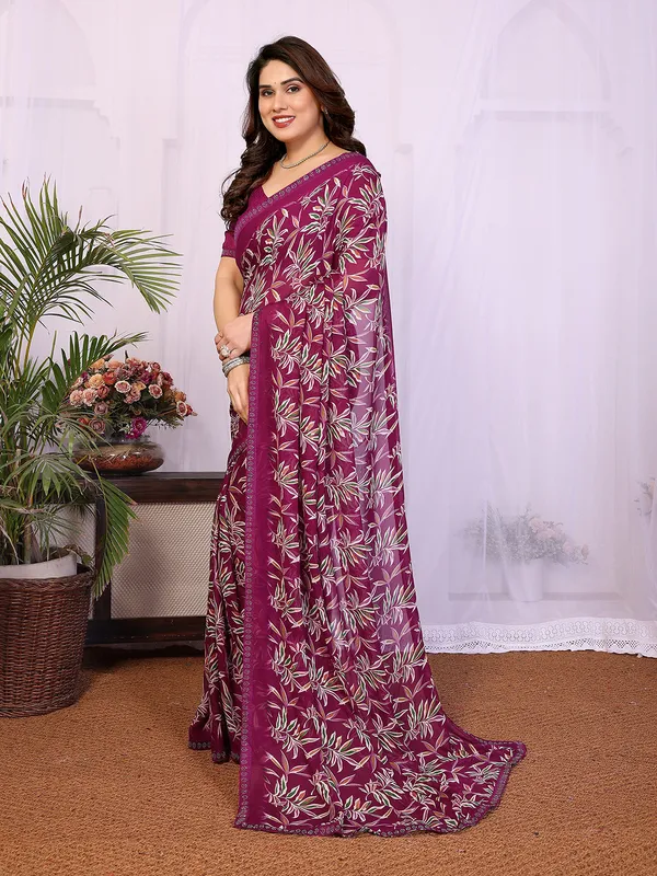 Printed_Lace_Border_Saree_With_UnStitched_Blouse_Piece_(MAROON)