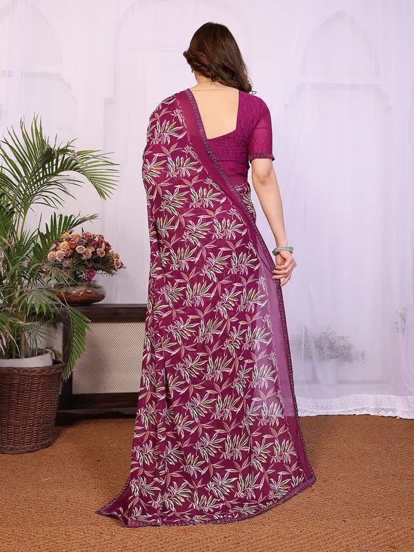 Printed_Lace_Border_Saree_With_UnStitched_Blouse_Piece_(MAROON)