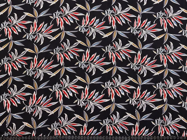 Printed_Lace_Border_Saree_With_UnStitched_Blouse_Piece_(BLACK)