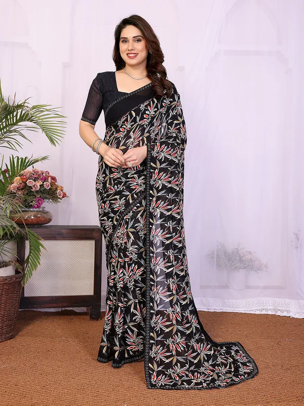 Printed_Lace_Border_Saree_With_UnStitched_Blouse_Piece_(BLACK)