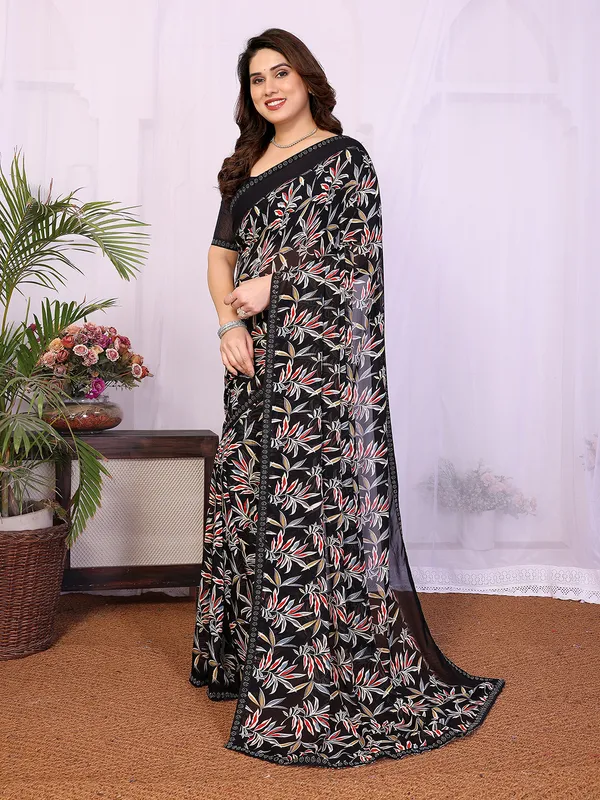 Printed_Lace_Border_Saree_With_UnStitched_Blouse_Piece_(BLACK)