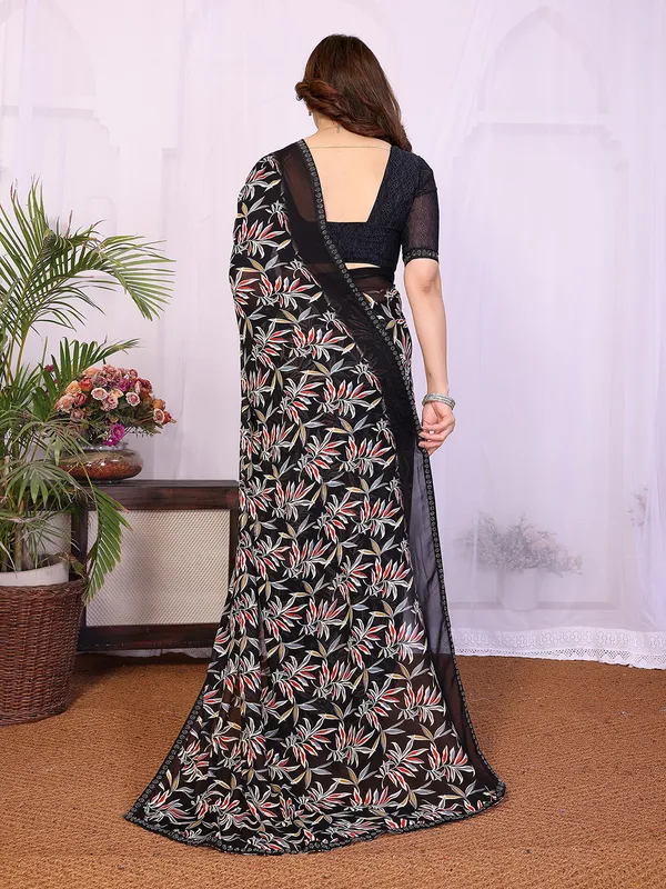 Printed_Lace_Border_Saree_With_UnStitched_Blouse_Piece_(BLACK)
