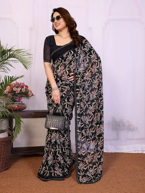 Printed_Lace_Border_Saree_With_UnStitched_Blouse_Piece_(BLACK)
