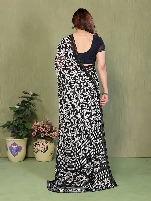 Printed_Lace_Border_Saree_With_UnStitched_Blouse_Piece_(BLACK)