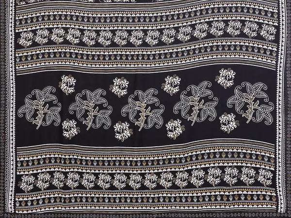 Printed_Lace_Border_Saree_With_UnStitched_Blouse_Piece_(Black)
