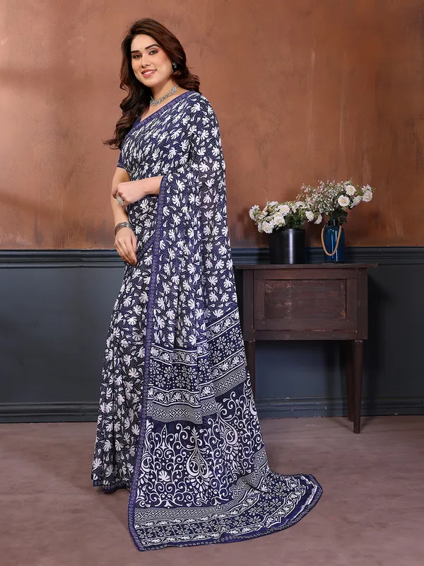 Printed_Lace_Border_Saree_With_UnStitched_Blouse_Piece_(Blue)