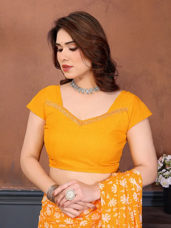 Printed_Lace_Border_Saree_With_UnStitched_Blouse_Piece_(Yellow)