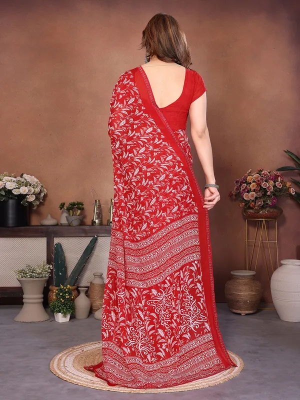 Printed_Lace_Border_Saree_With_UnStitched_Blouse_Piece_(Red)