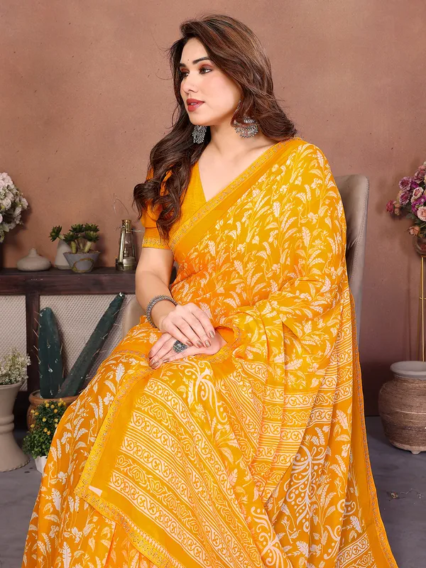 Printed_Lace_Border_Saree_With_UnStitched_Blouse_Piece_(Yellow)