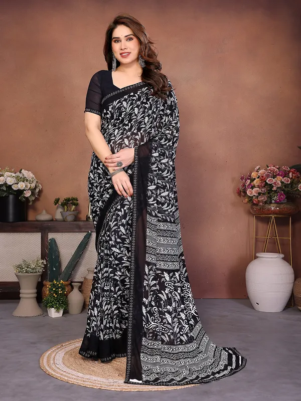 Printed_Lace_Border_Saree_With_UnStitched_Blouse_Piece_(Black)
