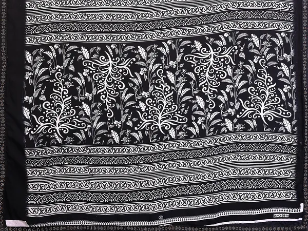 Printed_Lace_Border_Saree_With_UnStitched_Blouse_Piece_(Black)