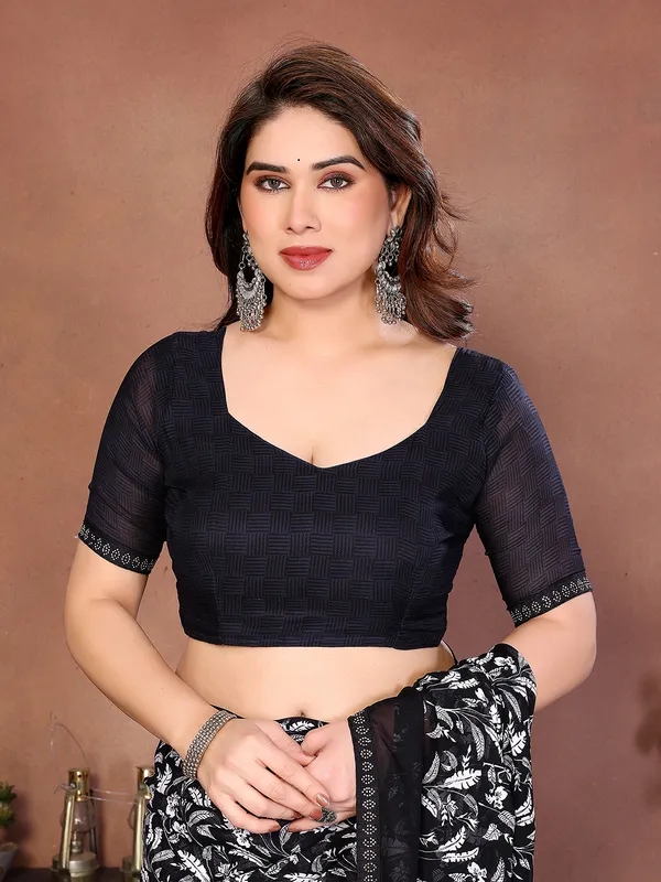 Printed_Lace_Border_Saree_With_UnStitched_Blouse_Piece_(Black)