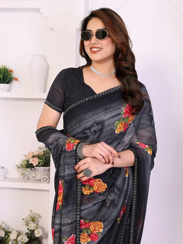 Floral_Print_Lace_Border_Saree_With_UnStitched_Blouse_Piece_(GREY)