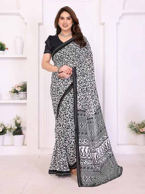 Floral_Print_Lace_Border_Saree_With_UnStitched_Blouse_Piece_(BLACK)