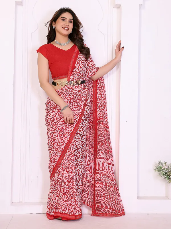 Floral_Print_Lace_Border_Saree_With_UnStitched_Blouse_Piece_(RED)
