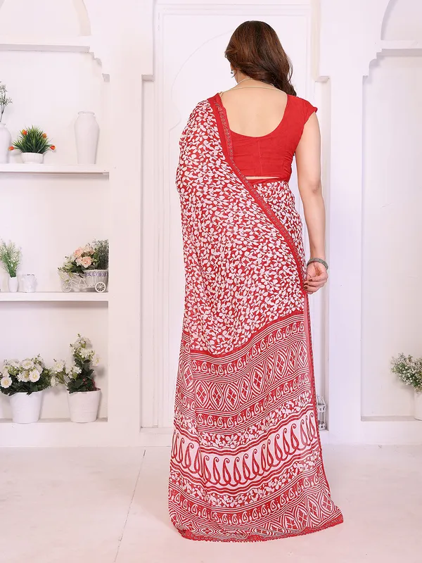 Floral_Print_Lace_Border_Saree_With_UnStitched_Blouse_Piece_(RED)