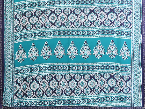 Printed_Lace_Border_Saree_With_UnStitched_Blouse_Piece_(BLUE)