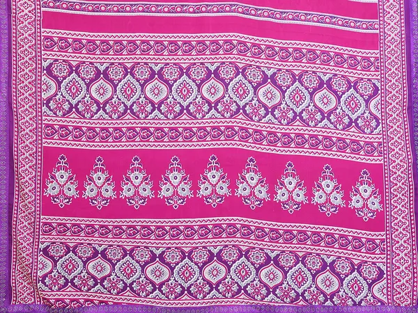 Printed_Lace_Border_Saree_With_UnStitched_Blouse_Piece_(PINK)