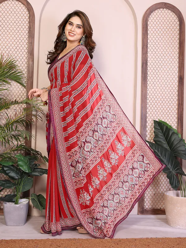 Printed_Lace_Border_Saree_With_UnStitched_Blouse_Piece_(RED)