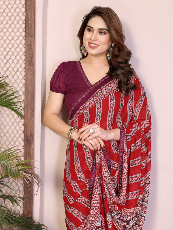 Printed_Lace_Border_Saree_With_UnStitched_Blouse_Piece_(RED)