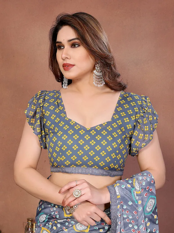 Bandhani_Print_Lace_Border_Saree_With_UnStitched_Blouse_Piece_(GREY)