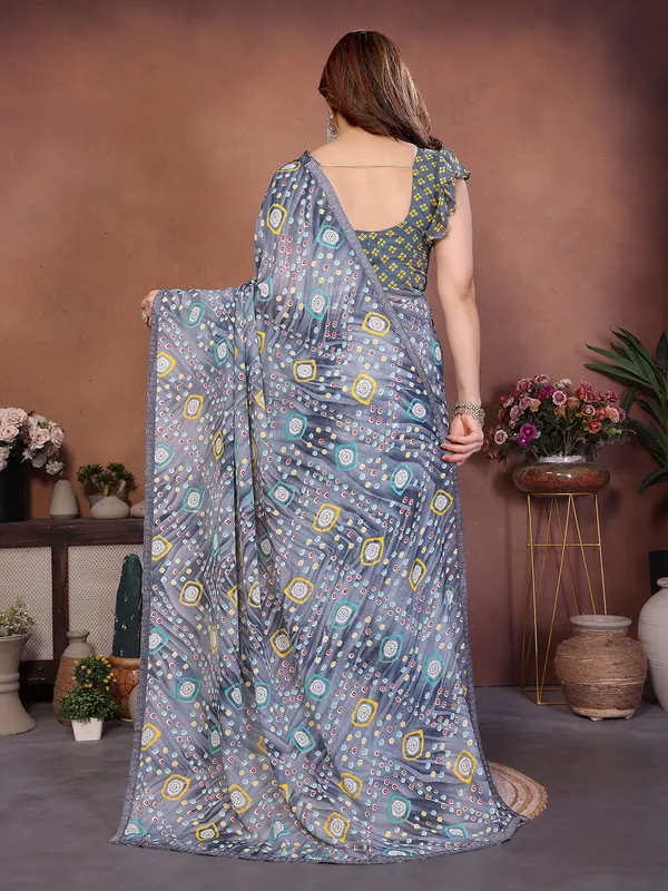 Bandhani_Print_Lace_Border_Saree_With_UnStitched_Blouse_Piece_(GREY)