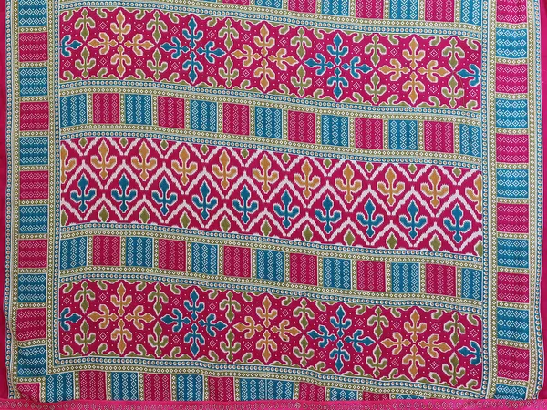 Printed_Lace_Border_Saree_With_UnStitched_Blouse_Piece_(BLUE)