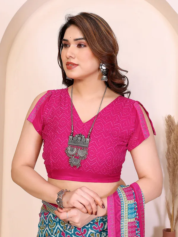 Printed_Lace_Border_Saree_With_UnStitched_Blouse_Piece_(BLUE)