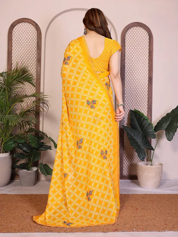 Printed_Lace_Border_Saree_With_UnStitched_Blouse_Piece_(YELLOW)