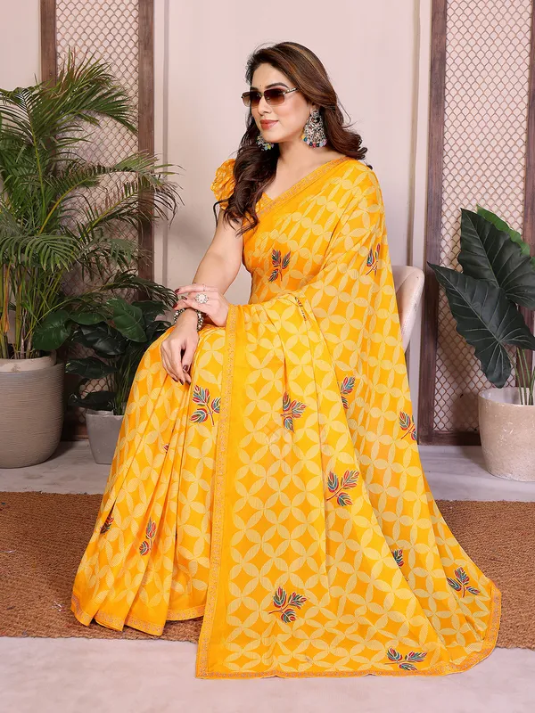Printed_Lace_Border_Saree_With_UnStitched_Blouse_Piece_(YELLOW)