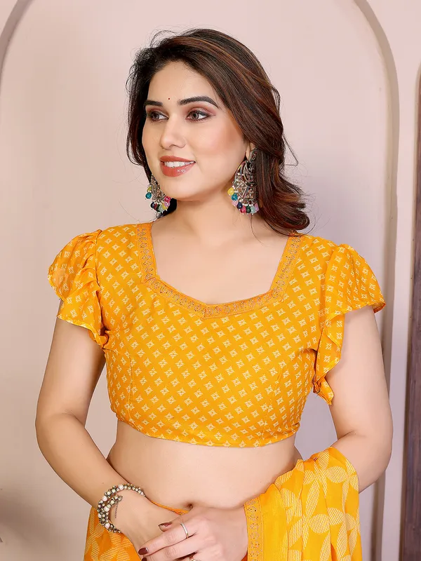 Printed_Lace_Border_Saree_With_UnStitched_Blouse_Piece_(YELLOW)