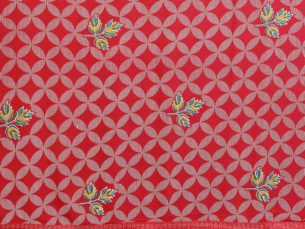 Printed_Lace_Border_Saree_With_UnStitched_Blouse_Piece_(RED)