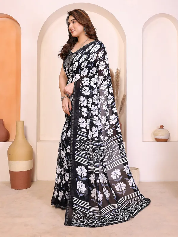 Floral_Print_Lace_Border_Saree_With_UnStitched_Blouse_Piece_(BLACK)