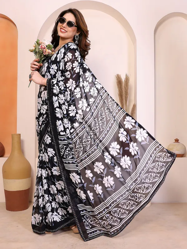 Floral_Print_Lace_Border_Saree_With_UnStitched_Blouse_Piece_(BLACK)