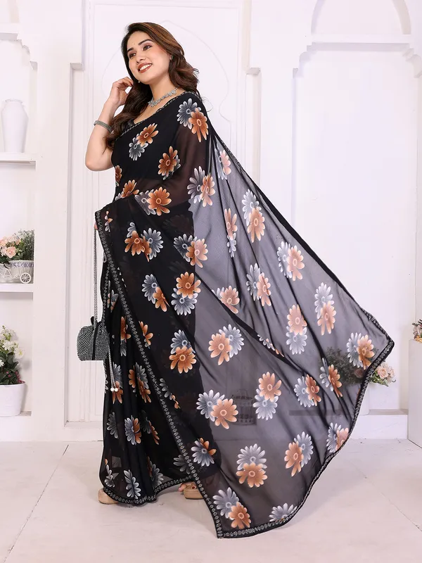 Floral_Print_Lace_Border_Saree_With_UnStitched_Blouse_Piece_(BLACK)