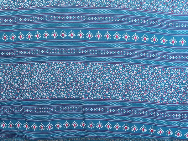 Printed_Lace_Border_Saree_With_UnStitched_Blouse_Piece_(BLUE)