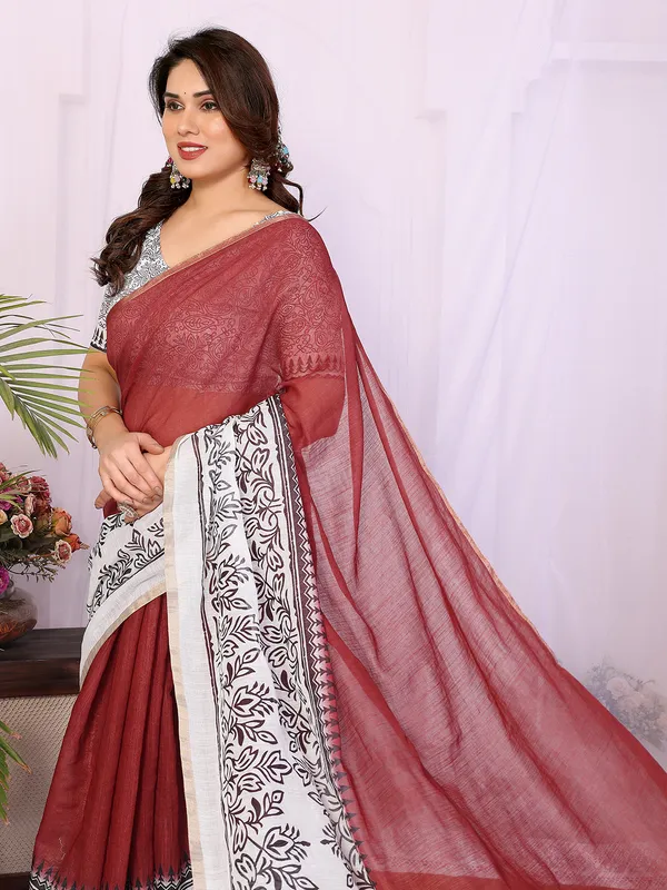 Digital_Print_Cotton_Linen_Saree_With_Unstitched_Blouse_Piece_(RED)
