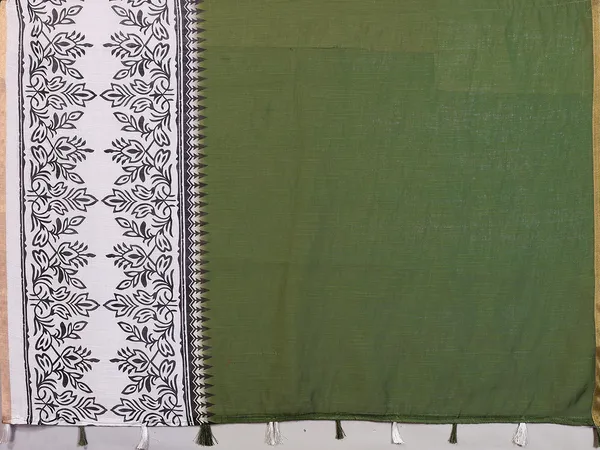 Digital_Print_Cotton_Linen_Saree_With_Unstitched_Blouse_Piece_(GREEN)