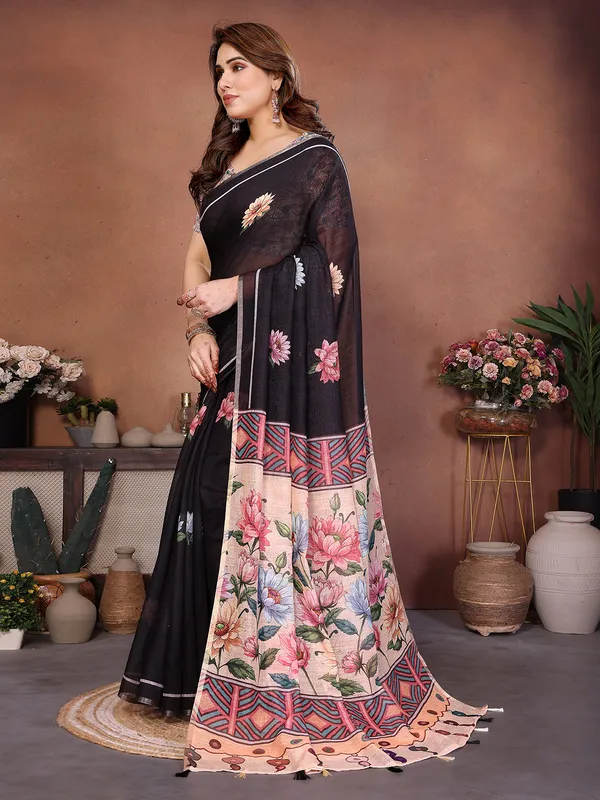 Digital_Print_Cotton_Linen_Saree_With_Unstitched_Blouse_Piece_(BLACK)
