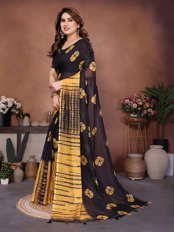 Digital_Print_Cotton_Linen_Saree_With_Unstitched_Blouse_Piece_(YELLOW-BLACK)