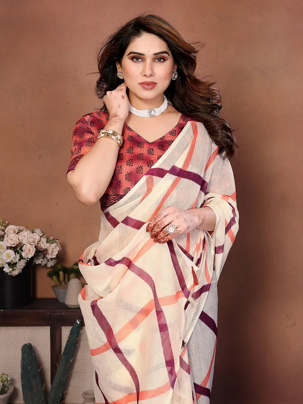 Digital_Print_Cotton_Linen_Saree_With_Unstitched_Blouse_Piece_(CREAM)